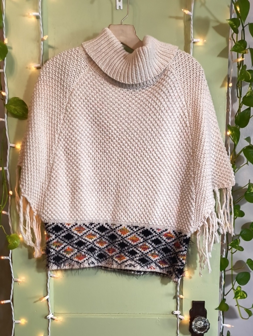 Women's Chelsea & Violet Cream Chunky Knit Poncho Fringe Turtleneck Sweater M